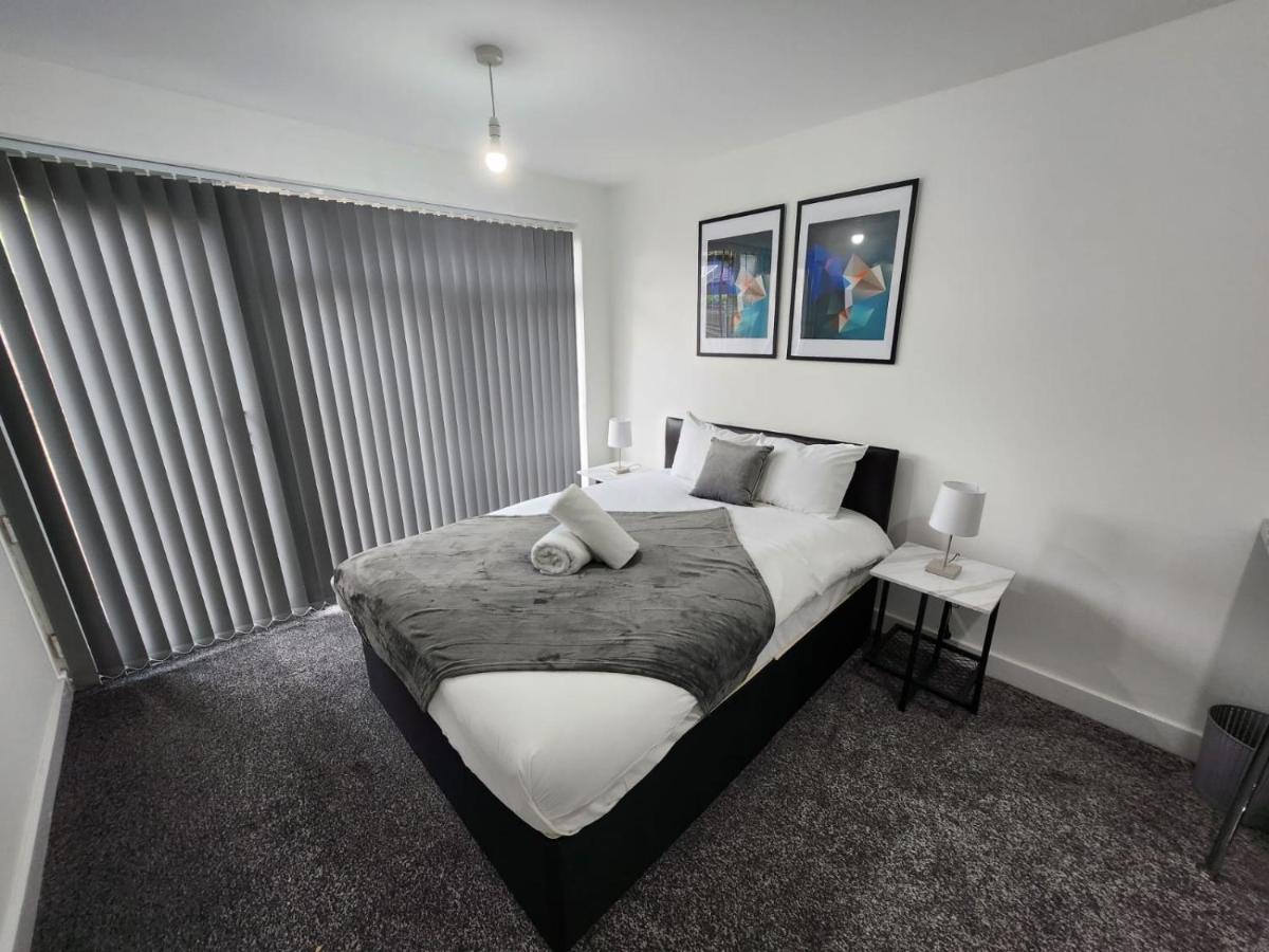 4 Bedroom 2 Bathroom Shared House - Near Bhx And Nec เบอร์มิงแฮม ภายนอก รูปภาพ