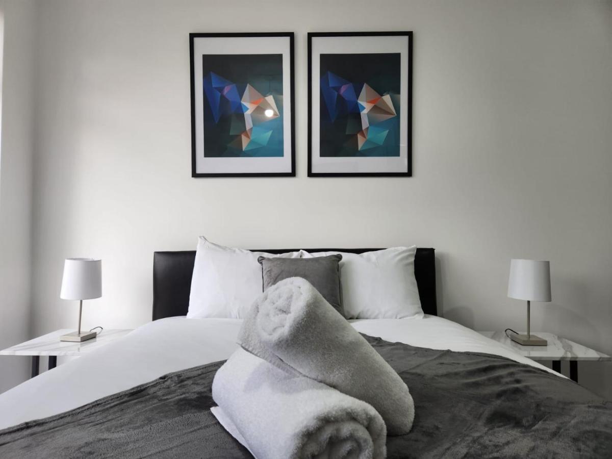 4 Bedroom 2 Bathroom Shared House - Near Bhx And Nec เบอร์มิงแฮม ภายนอก รูปภาพ
