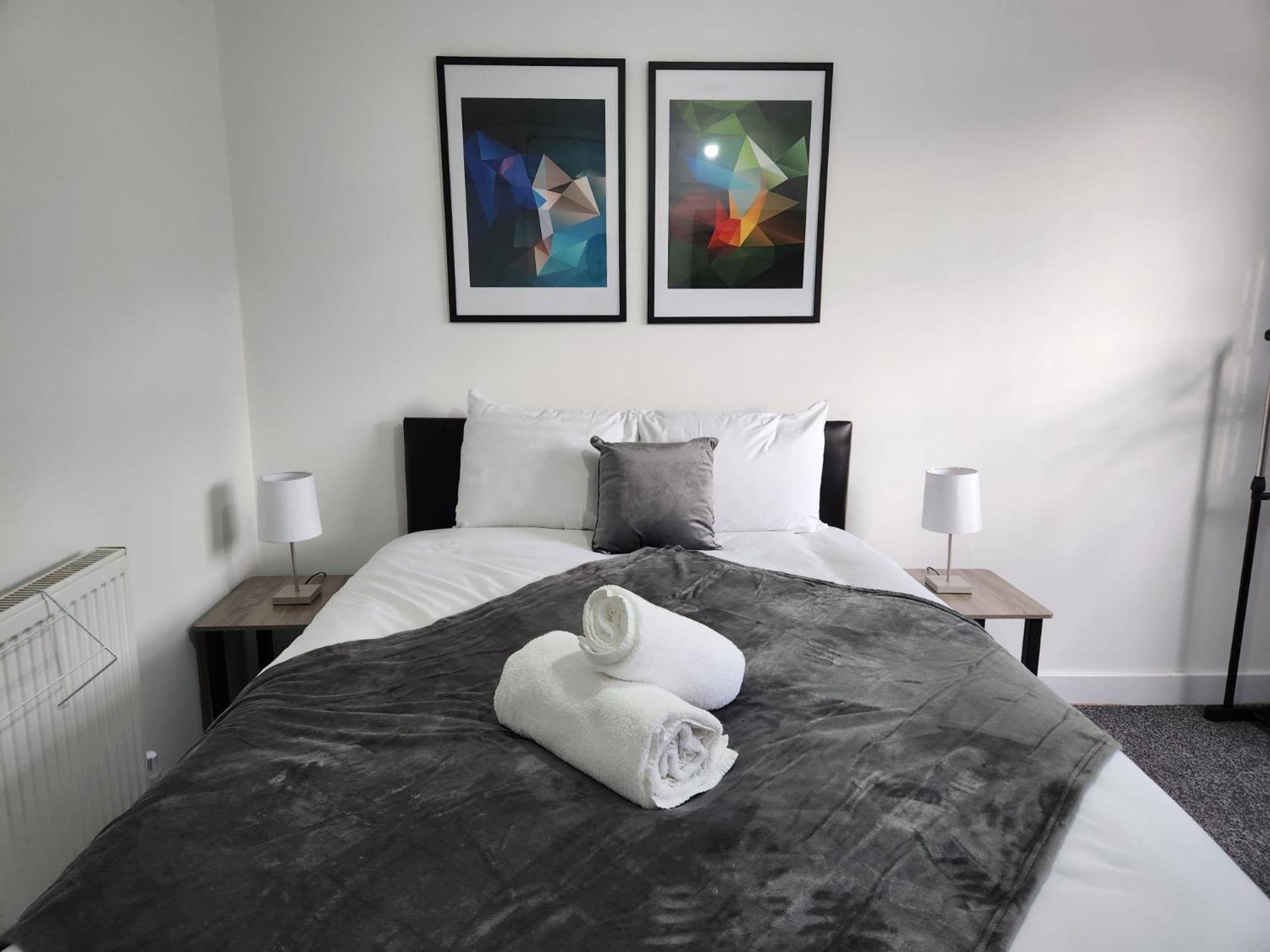4 Bedroom 2 Bathroom Shared House - Near Bhx And Nec เบอร์มิงแฮม ภายนอก รูปภาพ