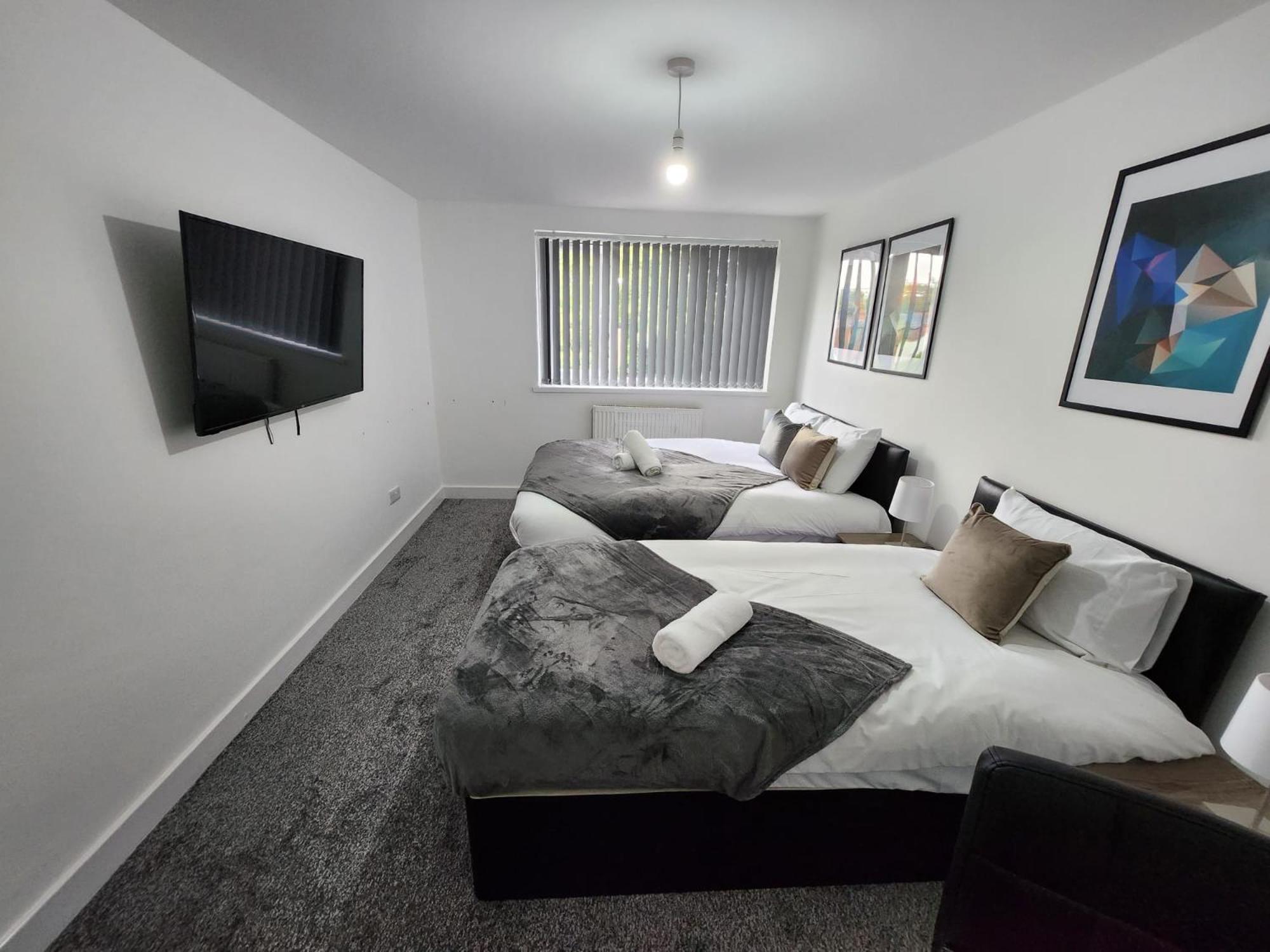 4 Bedroom 2 Bathroom Shared House - Near Bhx And Nec เบอร์มิงแฮม ภายนอก รูปภาพ