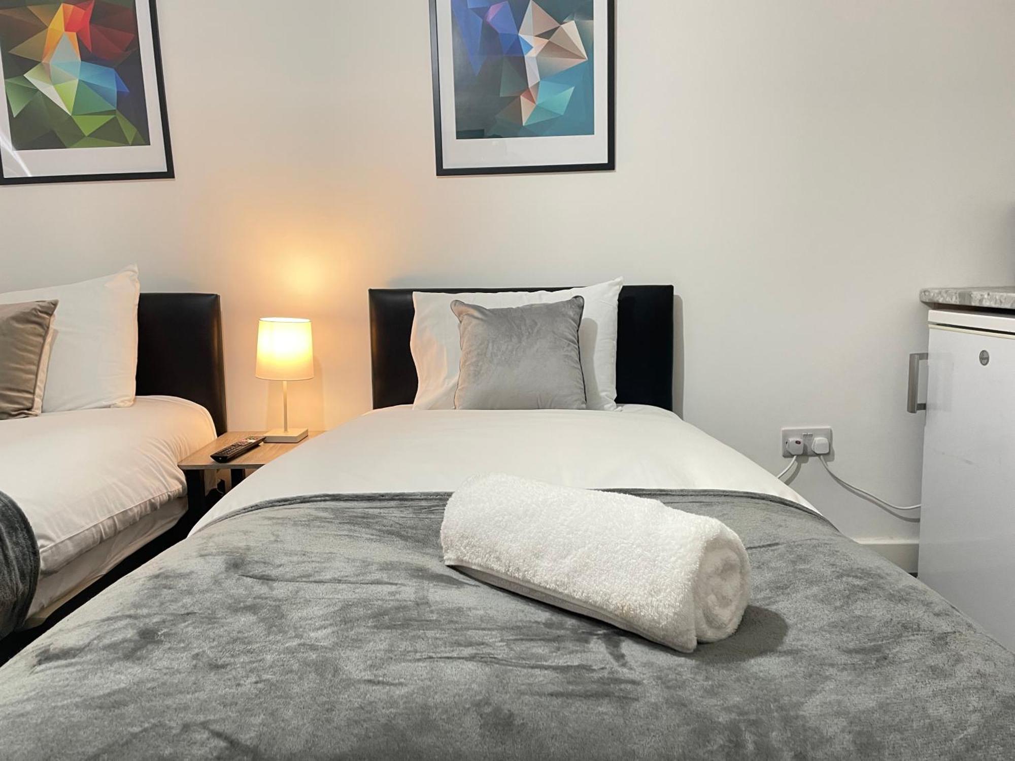 4 Bedroom 2 Bathroom Shared House - Near Bhx And Nec เบอร์มิงแฮม ภายนอก รูปภาพ