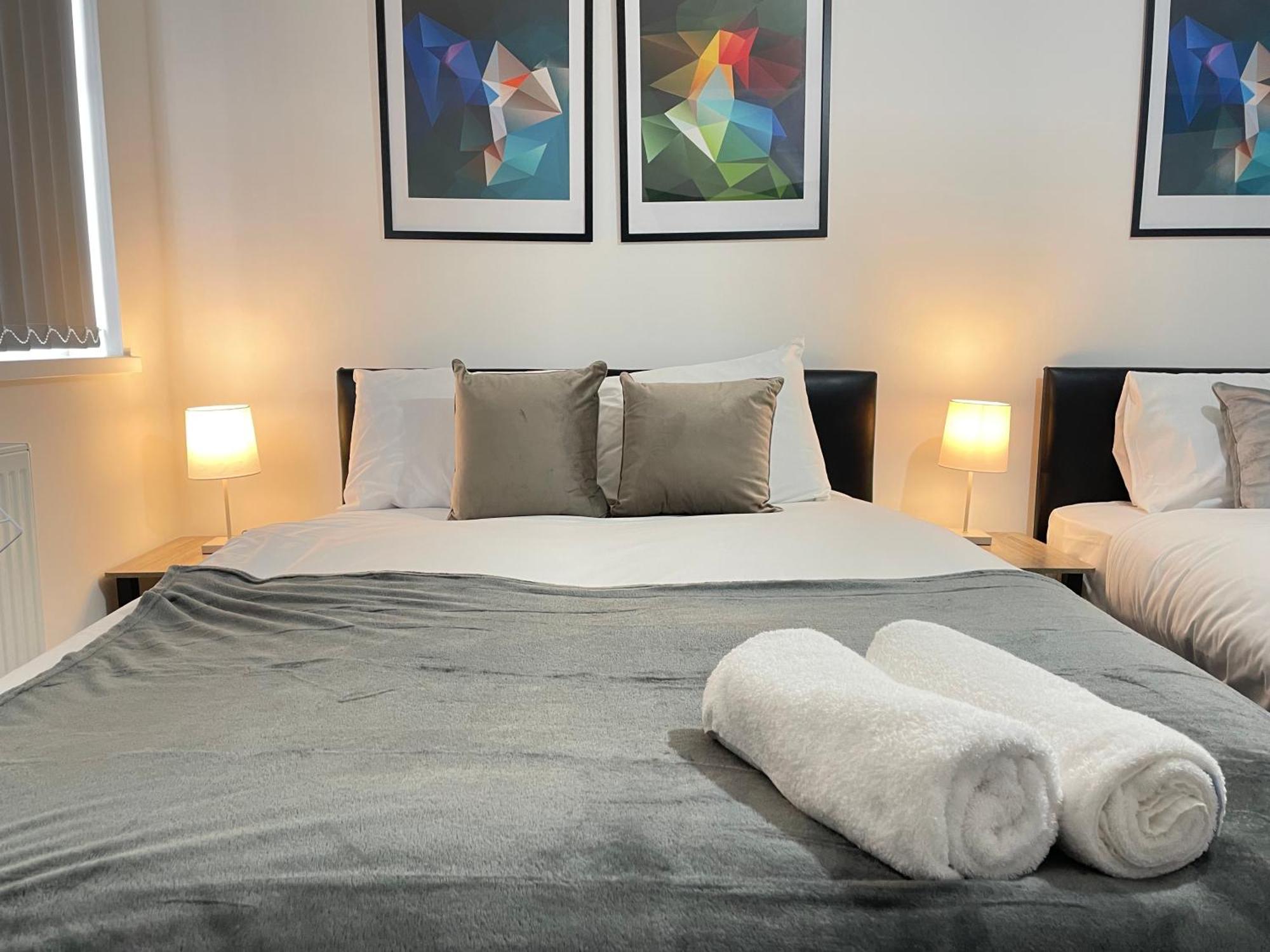 4 Bedroom 2 Bathroom Shared House - Near Bhx And Nec เบอร์มิงแฮม ภายนอก รูปภาพ