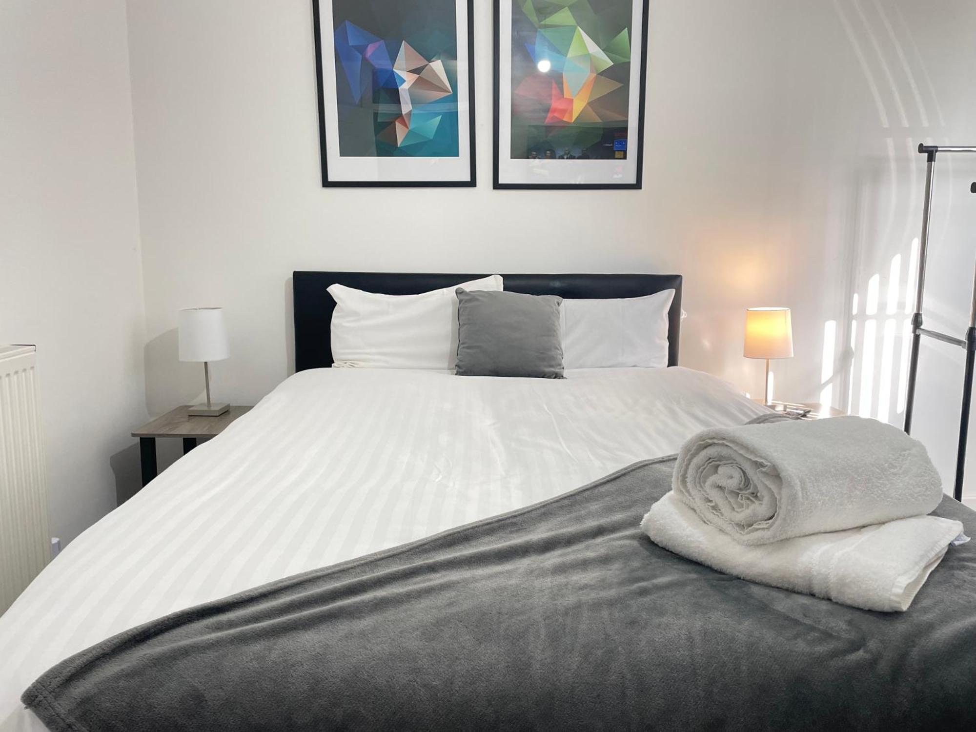 4 Bedroom 2 Bathroom Shared House - Near Bhx And Nec เบอร์มิงแฮม ภายนอก รูปภาพ