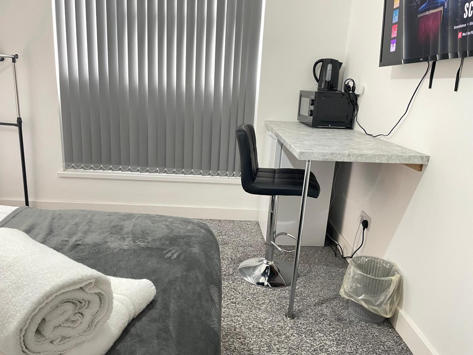 4 Bedroom 2 Bathroom Shared House - Near Bhx And Nec เบอร์มิงแฮม ภายนอก รูปภาพ